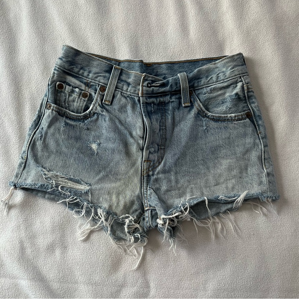 Levi 501 Jean shorts size 23